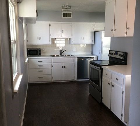 2nd image of 271 W 1st N