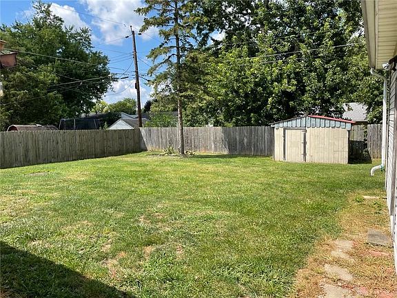 3rd image of 457 Kristine Ln