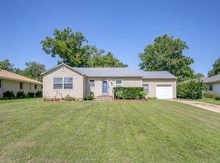 312 N 11th St, Ponca City, OK 74601