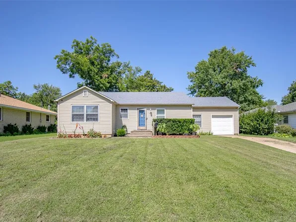 312 N 11th St, Ponca City, OK 74601