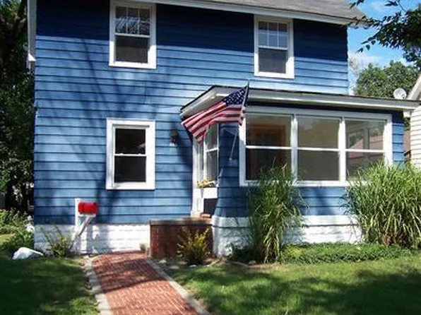 303 W 12th St, Holland, MI 49423