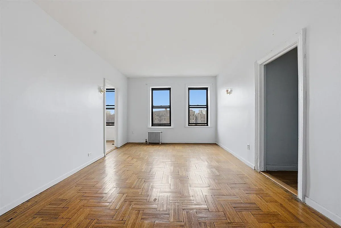 1715 Nelson Ave APT 5D photo 1