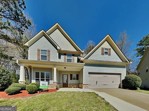 573 Cherry Creek Dr, Loganville, GA 30052
