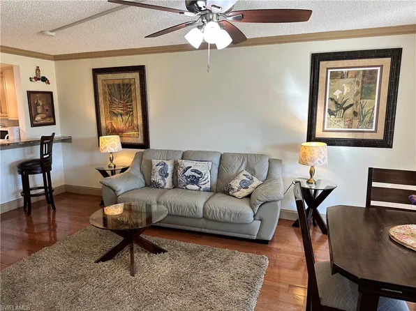 190 Turtle Lake CT #202, NAPLES, FL 34105