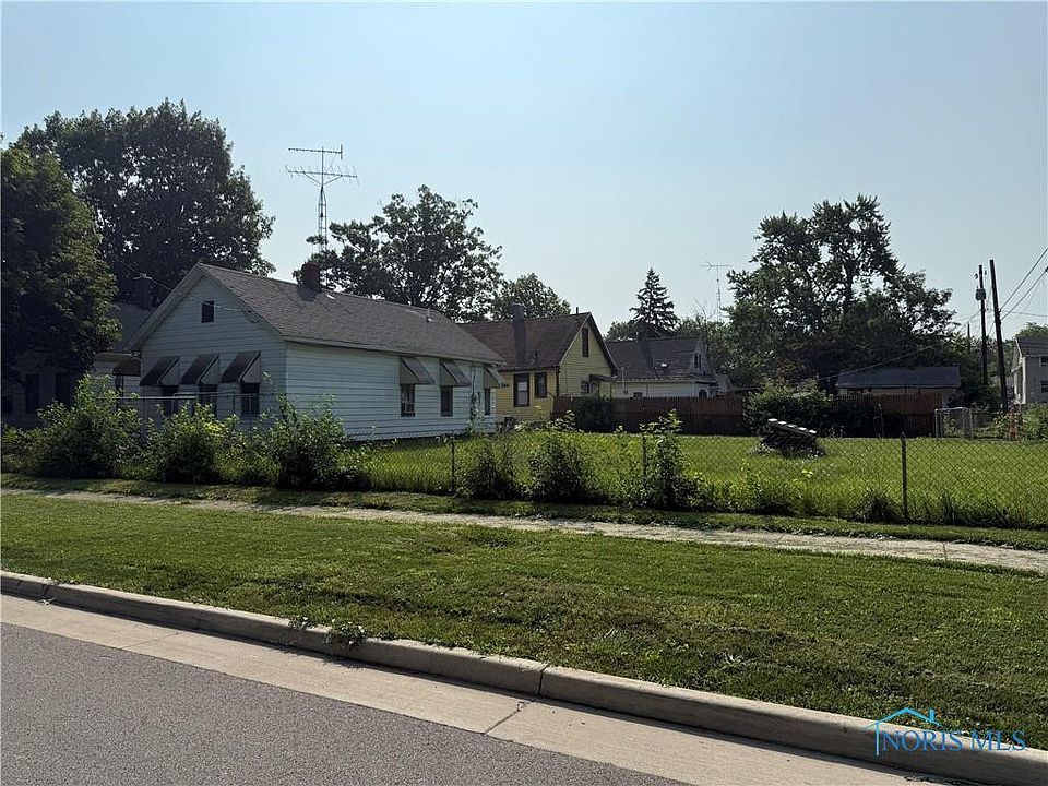 2nd image of 2938 Chase St