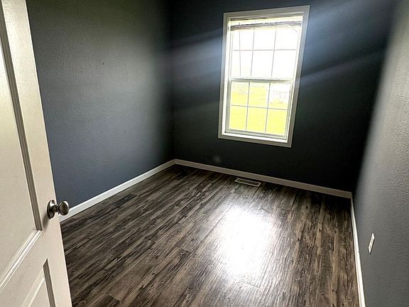 4th image of 222 Green Leaf Dr