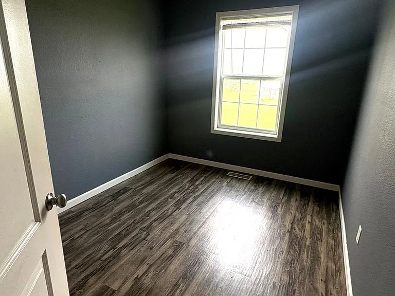 222 Green Leaf Dr — Photo 4