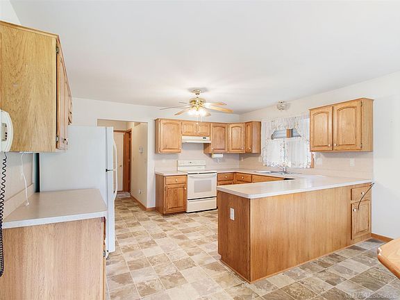 5th image of 16773 Zachary Dr