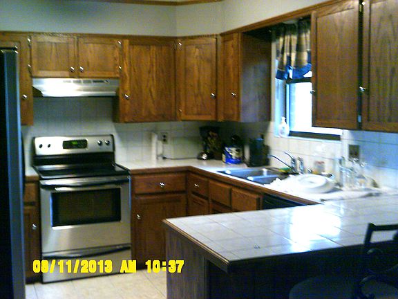 3rd image of 208 Ironwood St