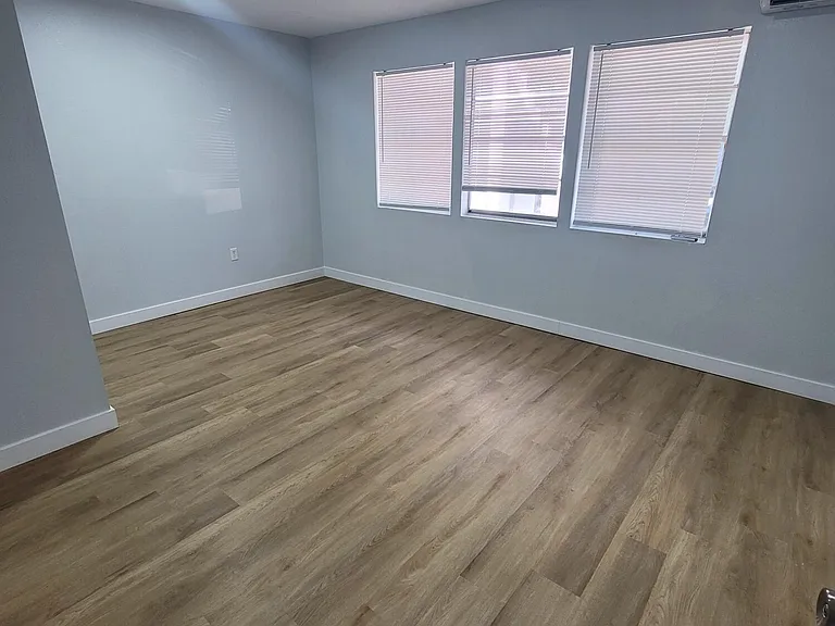 511 32nd St #3 — Photo 4