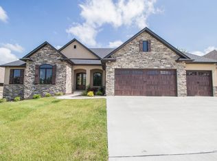 2908 Farleigh Ct, Columbia, MO 65203