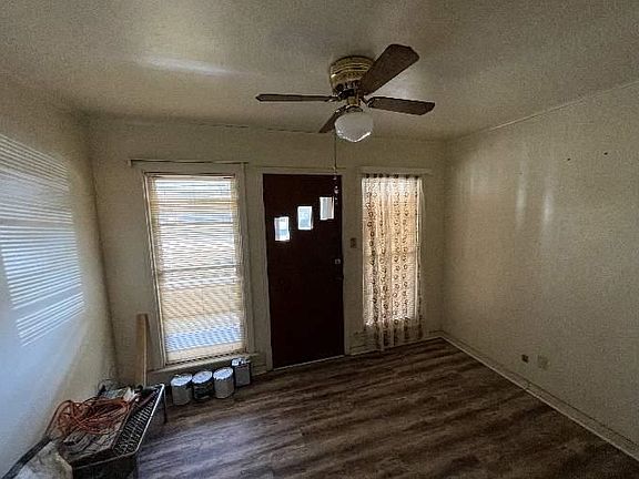 3rd image of 208 Fm 82