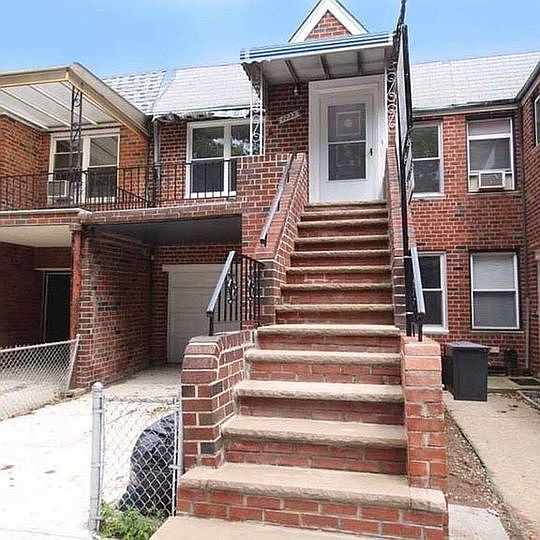 1st image of 1733 E 55th St #2
