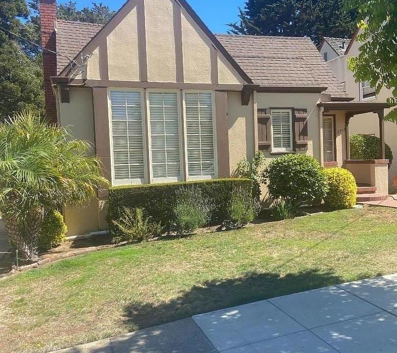 1st image of 2109 Carmelita Ave