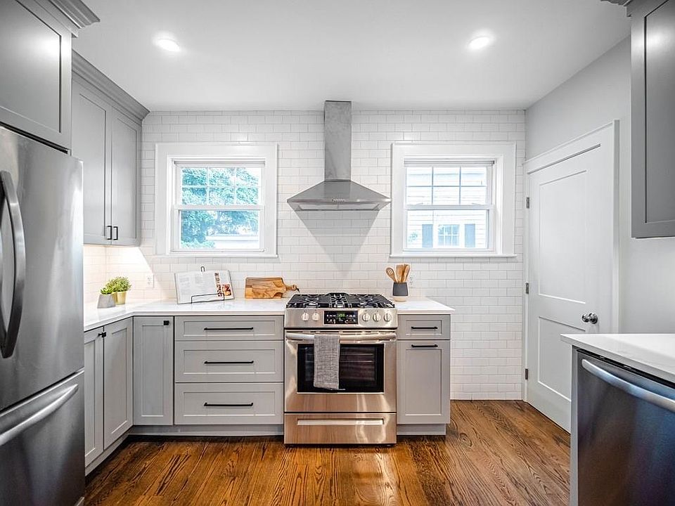 1st image of 41 Parkland Ave