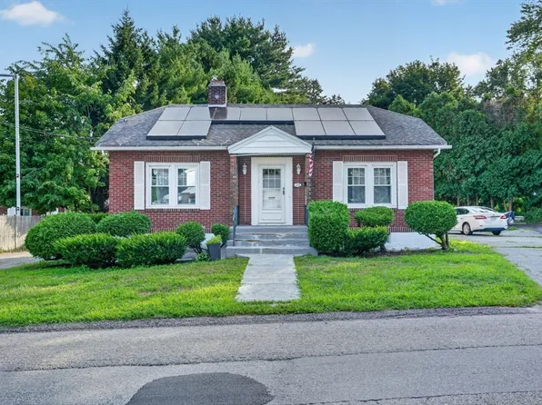 22 Fruit St, Leominster, MA 01453