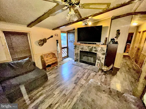 33 Shade Tree Rd, White Haven, PA 18661