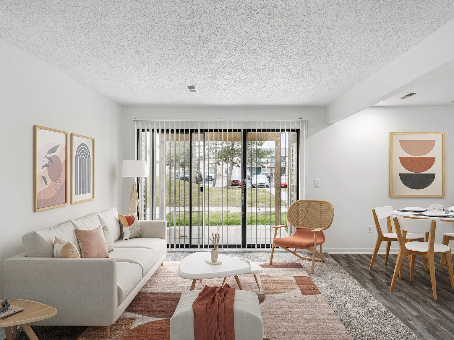 Kimberly Club Apartments — Photo 1