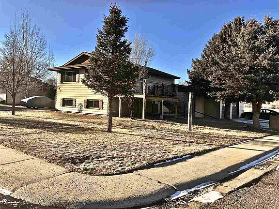 3rd image of 902 Keller Dr