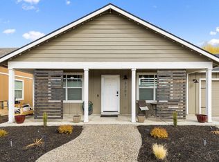 3207 SW Juniper Ave, Redmond, OR 97756