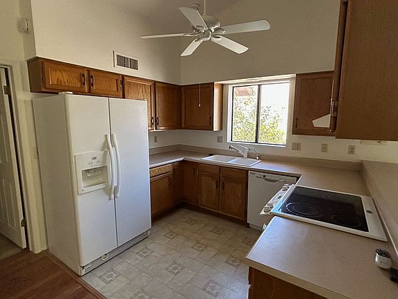 4th image of 9426 E Olive Ln N