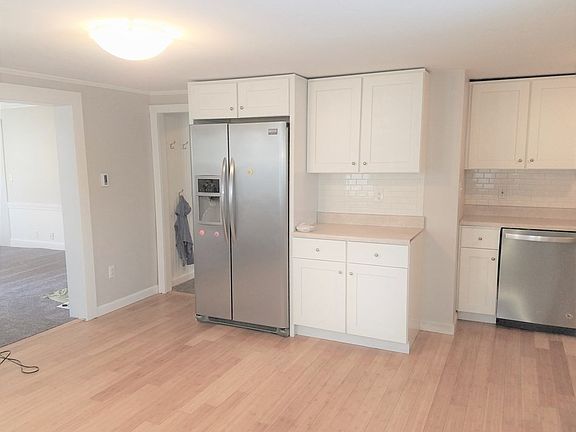 3rd image of 17 Dove St #1
