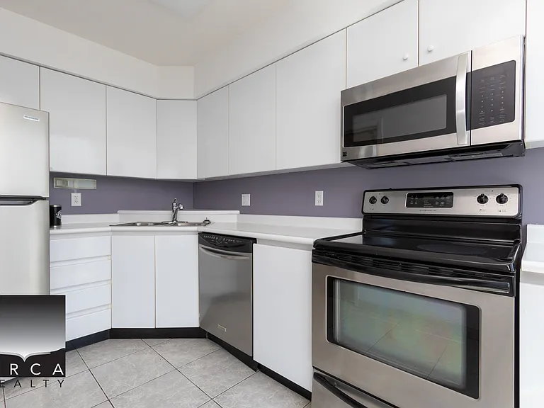 120 W 2nd St #2401 — Photo 10