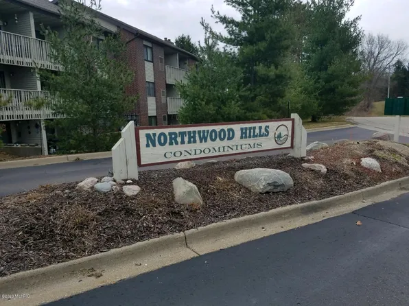 3326 Devonwood Hls NE APT B, Grand Rapids, MI 49525