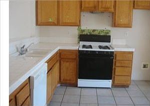 1st image of 975 Riverwalk Dr
