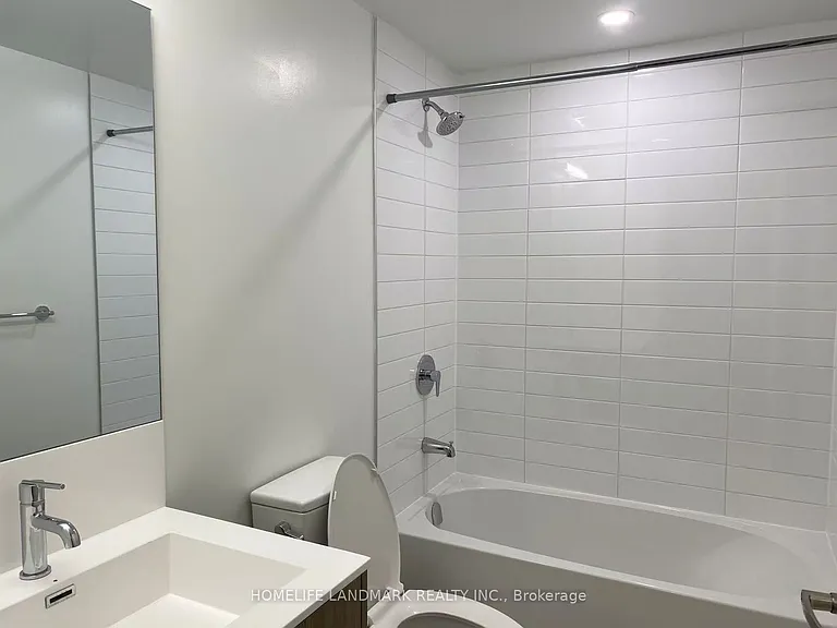 4010 Eglinton Ave W #812 — Photo 12