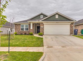 18605 Cantar Dr, Edmond, OK 73012