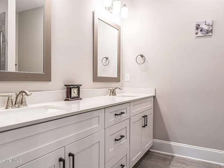 315 Mashie Ct — Photo 16