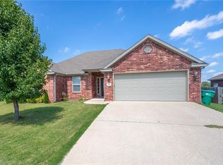 501 Beasley Dr, Centerton, AR 72719