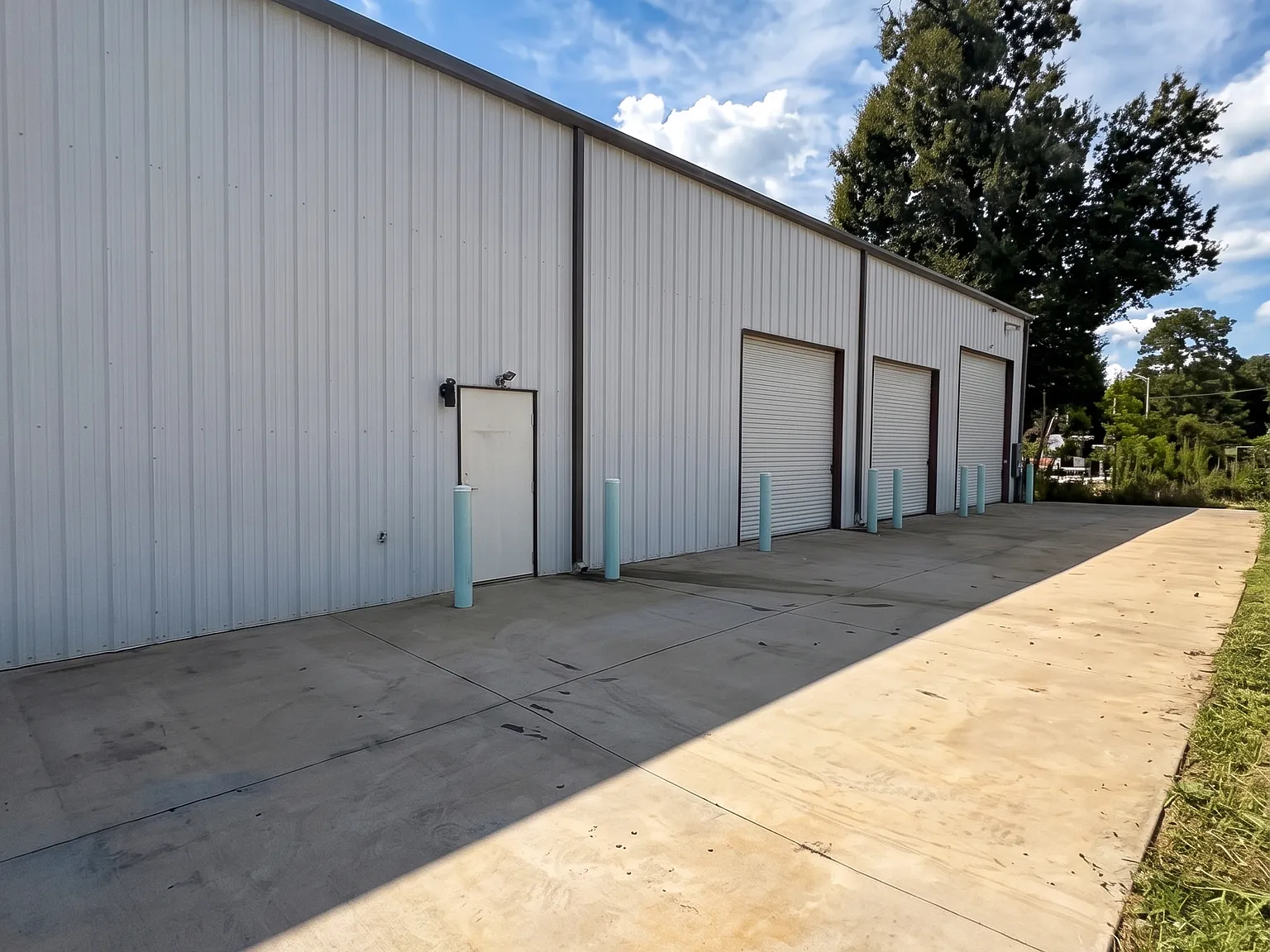 410 Long Avenue - 1 — Photo 1