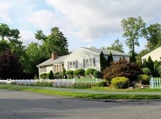 5 Parkway Dr, Rye, NY 10580