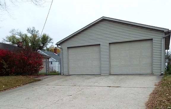 5th image of 2501 N Sherman St