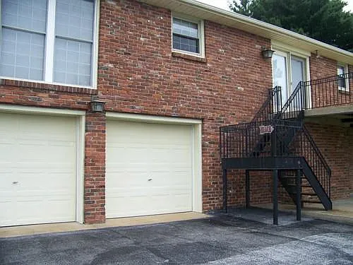 176 Roberta Dr — Photo 16