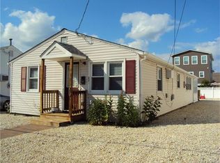 221 W 14th St, Ship Bottom, NJ 08008