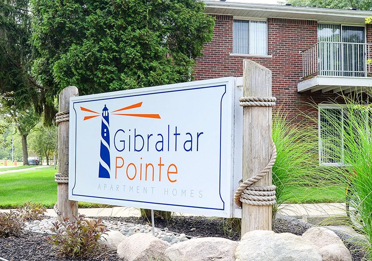 Gibraltar Pointe Apartments — Photo 3