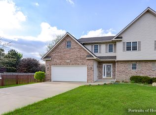 713 Clover Ct #A, Yorkville, IL 60560