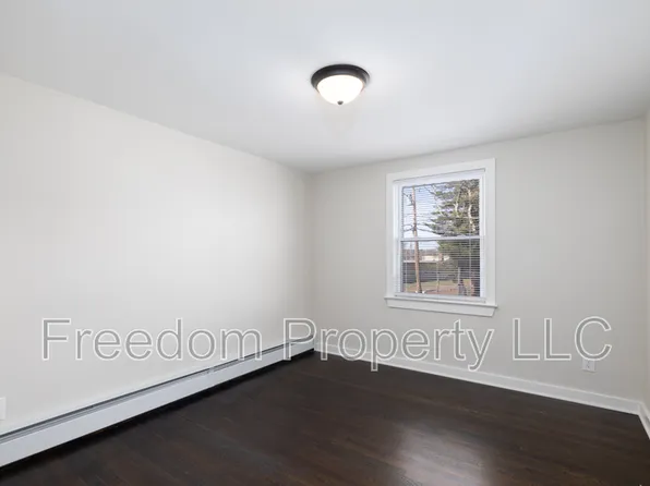 28 Aircraft Rd Unit H, Southington, CT 06489