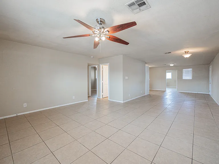 2062 E Nancy Ln — Photo 4