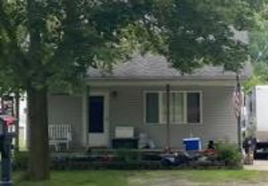 5351 River Rd photo 1