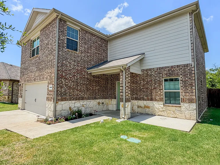 3387 Everly Dr — Photo 3