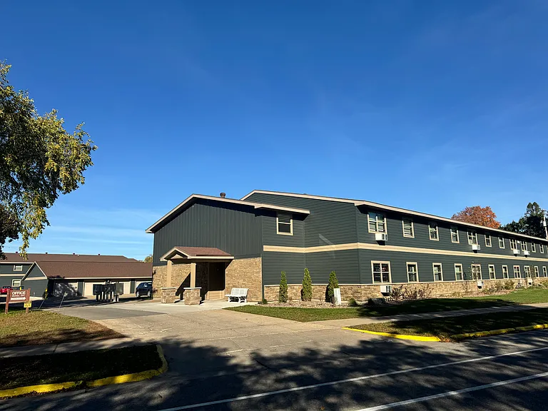 Riverview Apartments — Photo 1