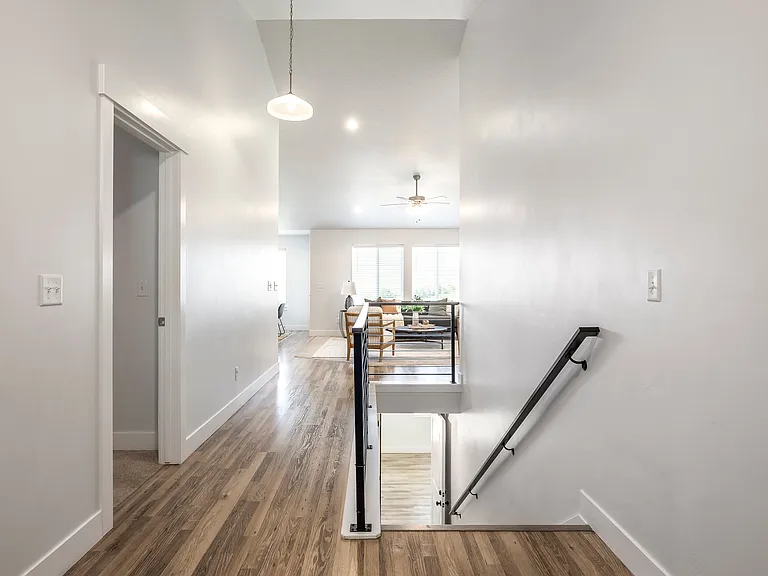 1483 W Stone Gate Dr — Photo 2