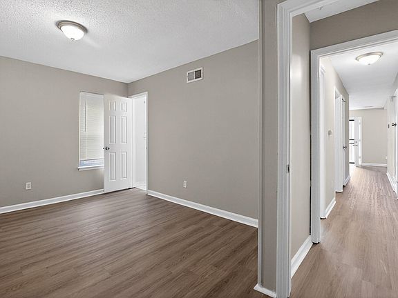 4th image of 3709 Bluff Wood Dr