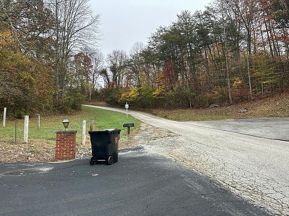4th image of 35 Jackson Subdivision Rd