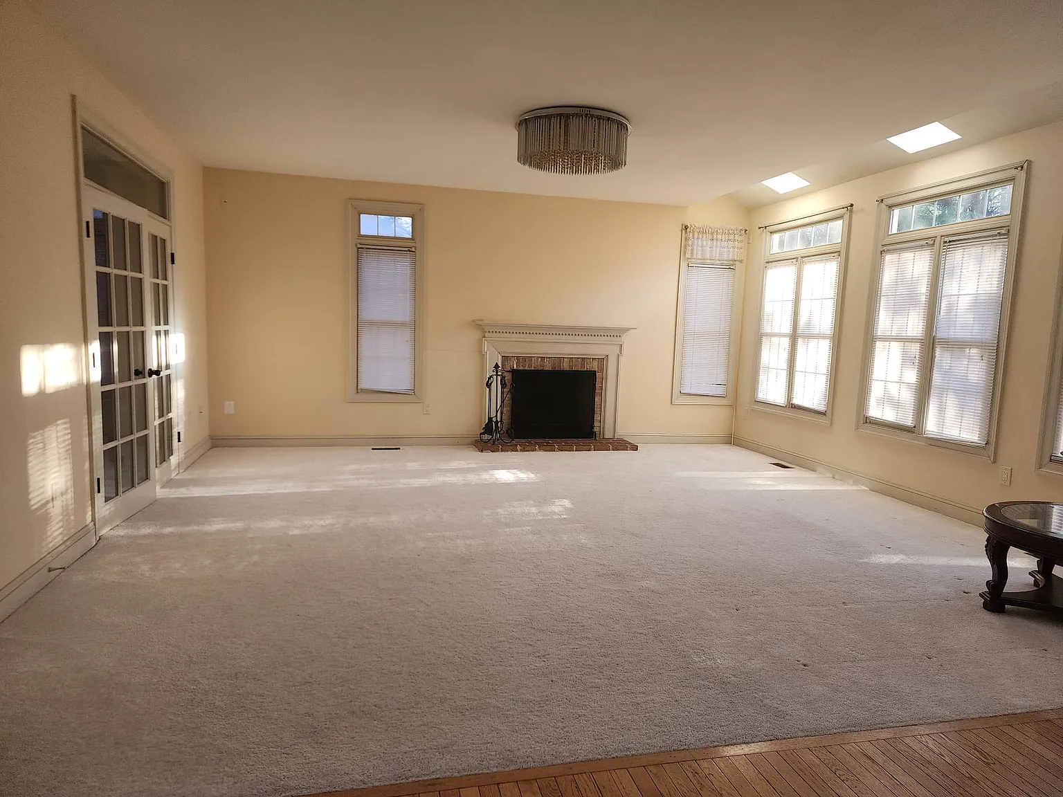 4 bed, 2.5 bath, 2739 sqft, $3,800 — Photo 4