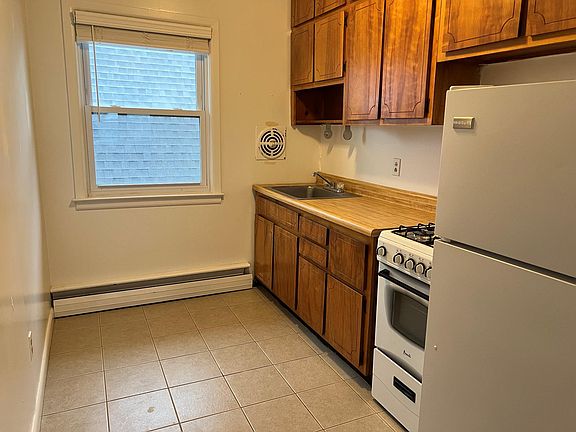 2nd image of 59 Roosevelt Blvd